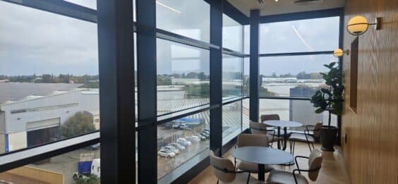 משרד יוקרתי בקומה 4 בבניין משרדים איכותי