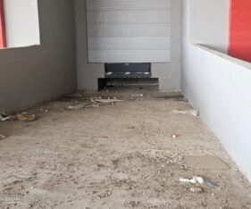 3 שערי שינוע ופריקה למכולות לתוך המרלוג ולאזור מחסן תפעולי