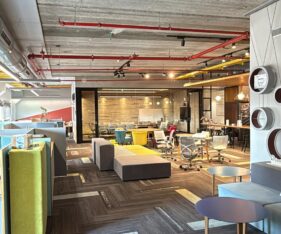 מטבח מאובזר, חדר תקשורת, מעליות ומרחב מוגן