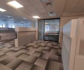 מטבח מאובזר, חדר תקשורת,