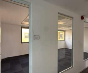 במיקום אסטרטגי בכפר נטר