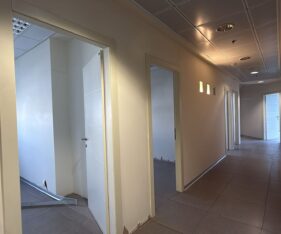 משרדים מעוצבים עם נוף פסטורלי