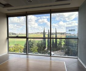 היחידה מחולקת ל 11 חדרים