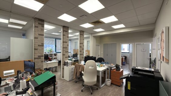 כולל 3 חניות תת קרקעיות בבניין