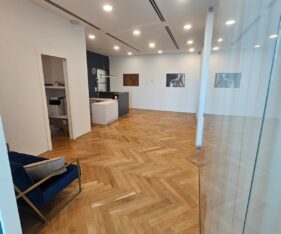 5 חניות כלולות במחיר