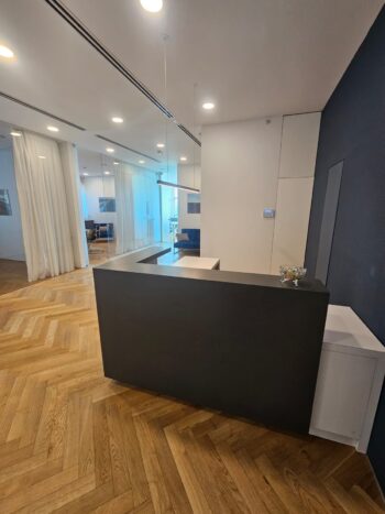 מטבח מאובזר, מערכות אבטחה, מעליות נגישות, חדר תקשורת,