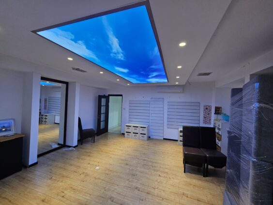 כולל מטבח מאובזר, מערכות אבטחה, חדר תקשורת ומעליות