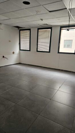 בקרבת מגדלי אלון