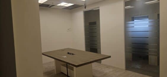 גישה למעלית משא, 12 חדרים, 3 כניסות