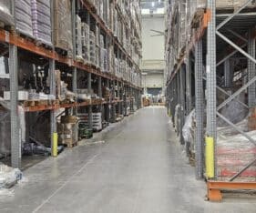 מרלוג של כ 30K מטר במיקום מצויין