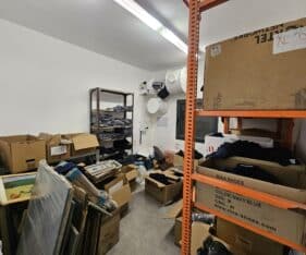 מבנה כולל משרדים, חדר אוכל וממק