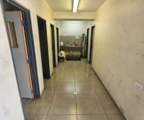 כולל משרדים ומרחב מוגן