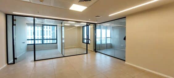 בבניין איכותי בגמר גבוה בני ברק