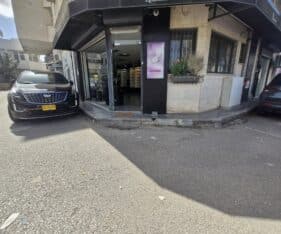 שטח משולב מסחר עם משרדים בקומת גלריה