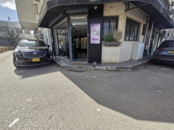 שטח משולב מסחר עם משרדים בקומת גלריה