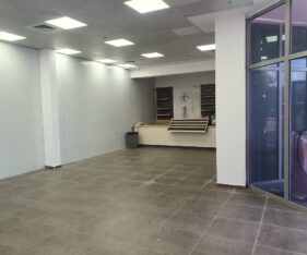 בנוסף יש עוד יש קומה נוספת של 300 מר