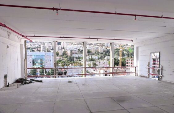 בניין משרדים חדש בן 5 קומות