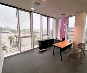 חדר ישיבות מרווח, 20 חדרי הנהלה פרטיים