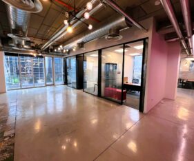 מרפסת ומחסן 