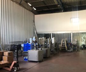 כולל 2 חדרי הרכבות , 2 שירותים, מקלחות, משרד מנכל ועוד