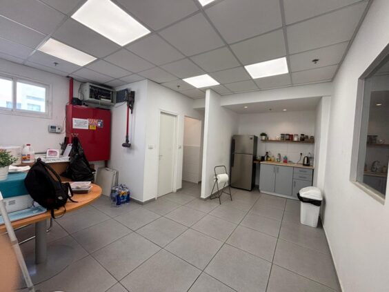 לוגיסטיקה ואחסנה