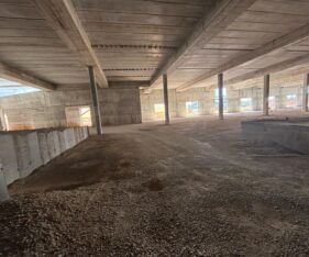 על כביש 6 וצירים מרכזיים