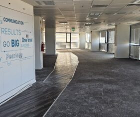 להשכרה קומה עצמאית 1650 מטר עם נוף משגע לים