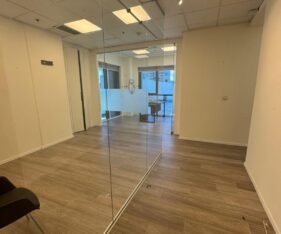 מחיצות מזכוכית, פרקט לכניסה מידית