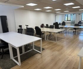 114 מר משרדים משופצים ברמה גבוהה