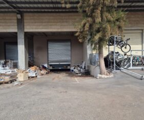 כולל שטח משרדי ברמה גבוהה, דלתות גלילה משני צידי הנכס לכניסה ויציאה נוחים