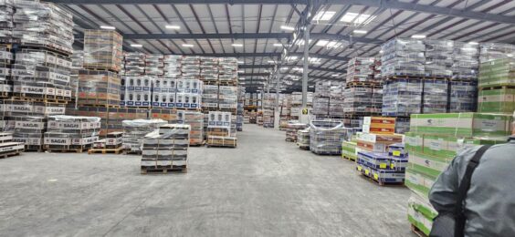 חצר תפעולית רחבת ידיים