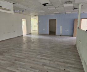 אופציה להשכרת חניות בבניין