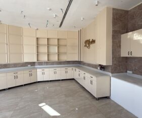 מקום ישיבה בפנים ובחוץ