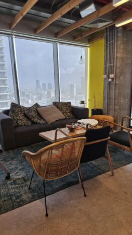 בניין סופר אקסקלוסיבי