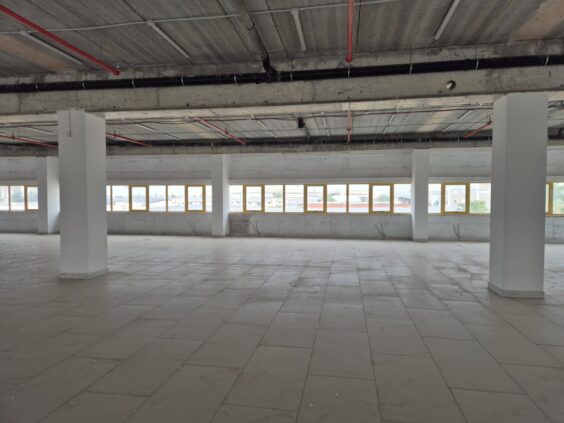 קומות החניון מאושרות לאחסנה