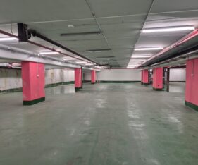 בחניונים מקום למעל 70 רכבים