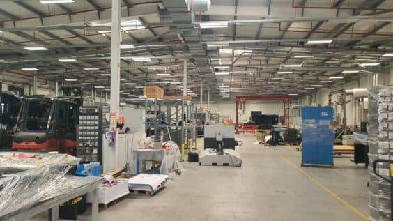 שטח התפעול עצמאי ומתאים למשאית בגודל 40 פיט