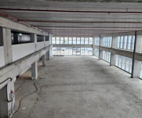 מטבח, מעליות וגישה לרחבת פריקה וטעינה