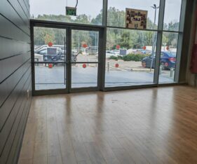 במרכז מסחרי חדש בלב אזור סחר שוקק