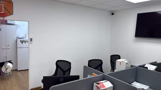 ריקה וטעינה למשאיות שונות כולל מכולה 40 פיט