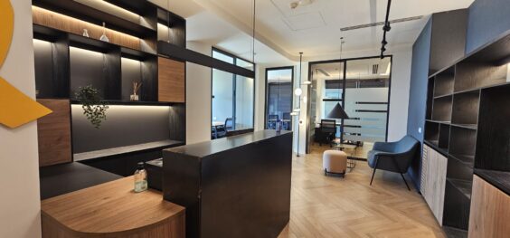 גמר אדריכלי מוקפד וריהוט איכותי