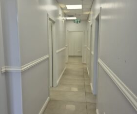 משרד ייצוגי ומרשים במיוחד, המעוצב בסטנדרט הגבוה ביותר