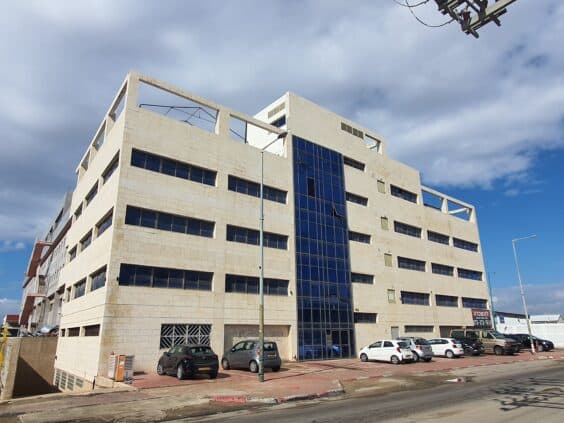 בניין ייחודי המתאים לשימושי משרד, תעשייה ואחסנה