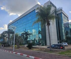 כפר סבא- משרדים ומסחר להשכרה