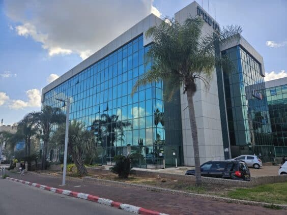 כפר סבא- משרדים ומסחר להשכרה