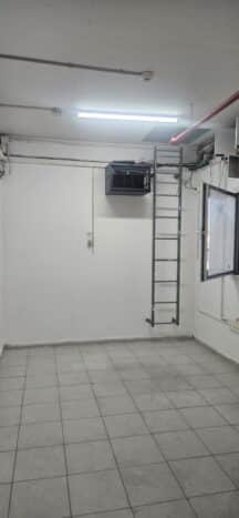 חצר תפעולית וחניות ללא עלות