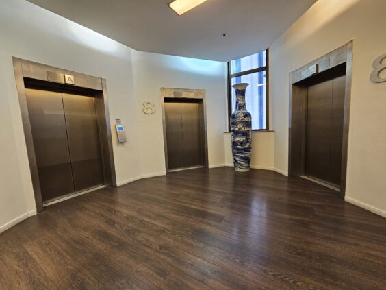 בלב אזור תעסוקה מרכזי ודינמי עם מגוון מסעדות ובתי קפה