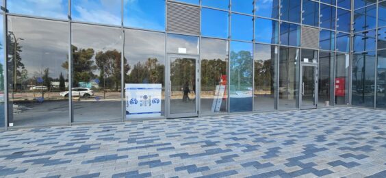 חזית מרכזית לטראפיק וחשיפה רבה בציר ראשי בנשר