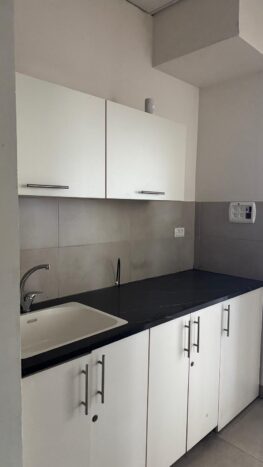 בניין אינטימי, מרחק הליכה מתחנת הרכבת ומכל המסעדות