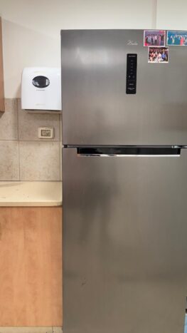 במיקום אסטרטגי ברחובות